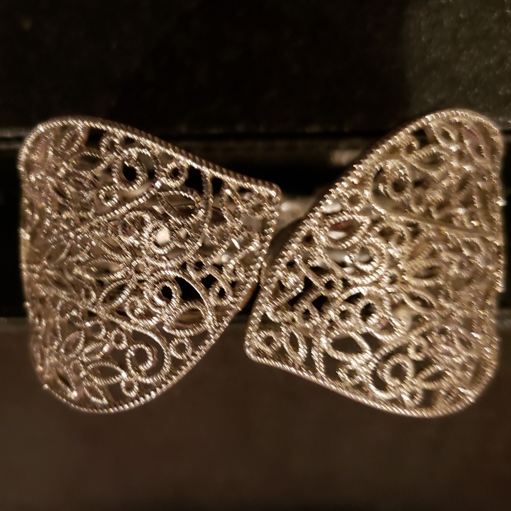 Silver leaf pattern chunky cuff bracelet